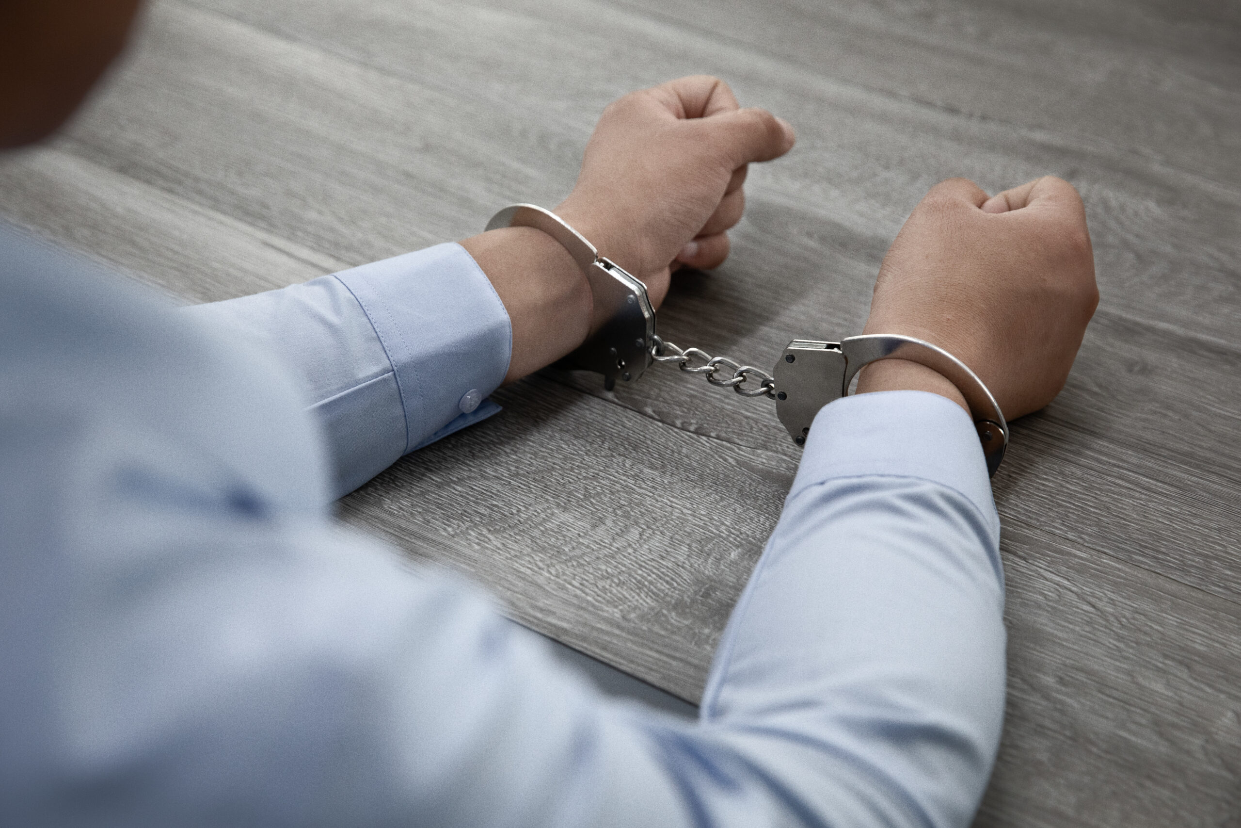 Descumprimento de Medida Protetiva: Quando o Risco de Prisão Preventiva se Torna Real?
